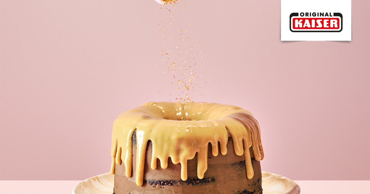 Pekannuss-Bananen-Kuchen mit Karamellsoßentopping - KAISER Original