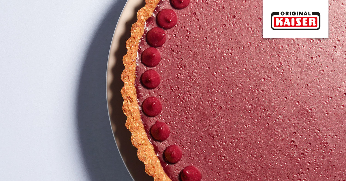 Vegane Blaubeertarte mit nussigem Dattel-Knusperboden - KAISER Original